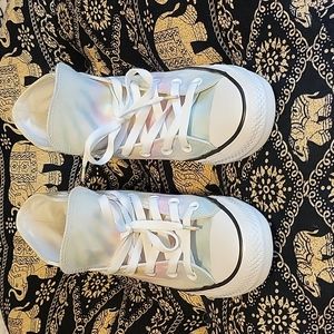 Beautiful tie-dye/rainbow Converse High tops 🦄🌈